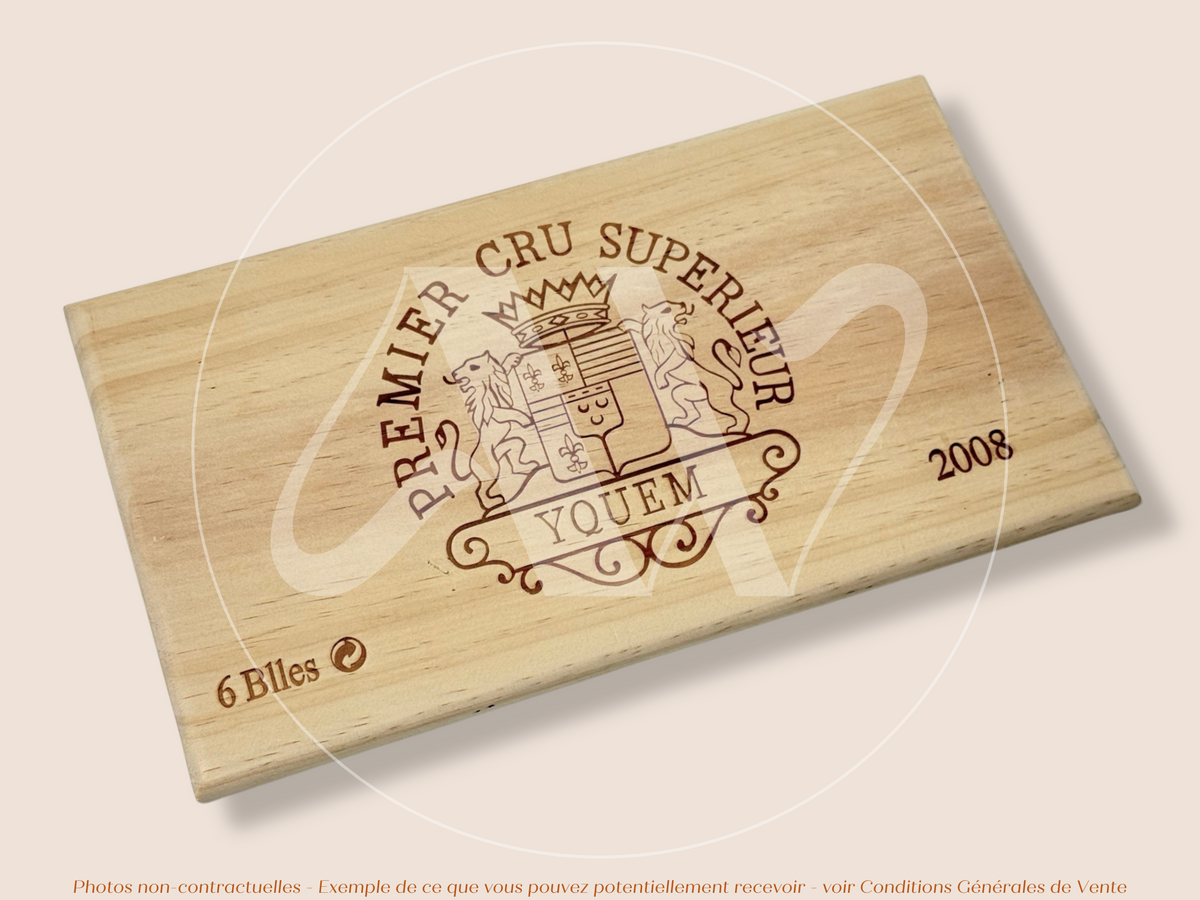 Estampe / Façade d'une caisse de vin en bois du Chateau Yquem 2008 - Sauternes - Bordeaux | Format 6 bouteilles = 30x17