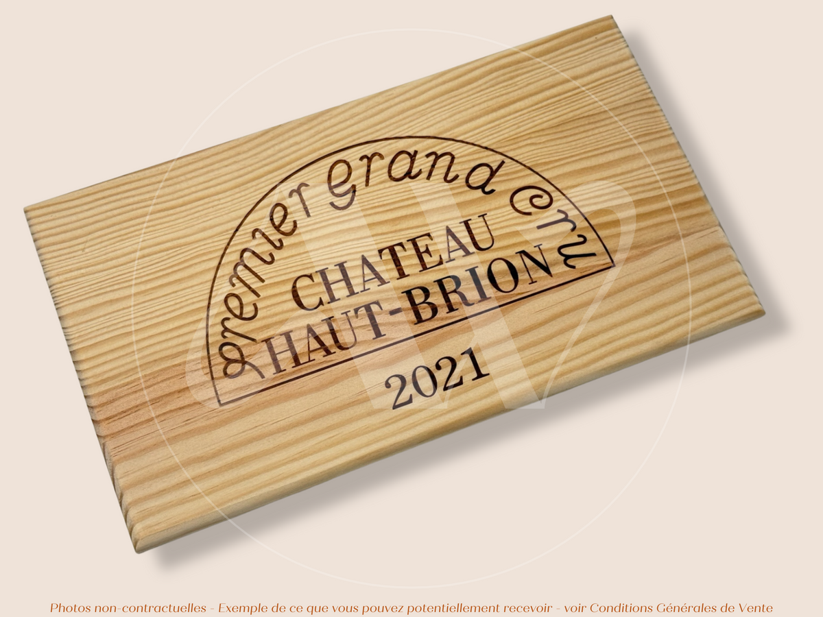 Estampe / Façade d'une caisse de vin en bois du Chateau Haut Brion 2021 - Bordeaux | Format 12 bouteilles = 30x17 cm