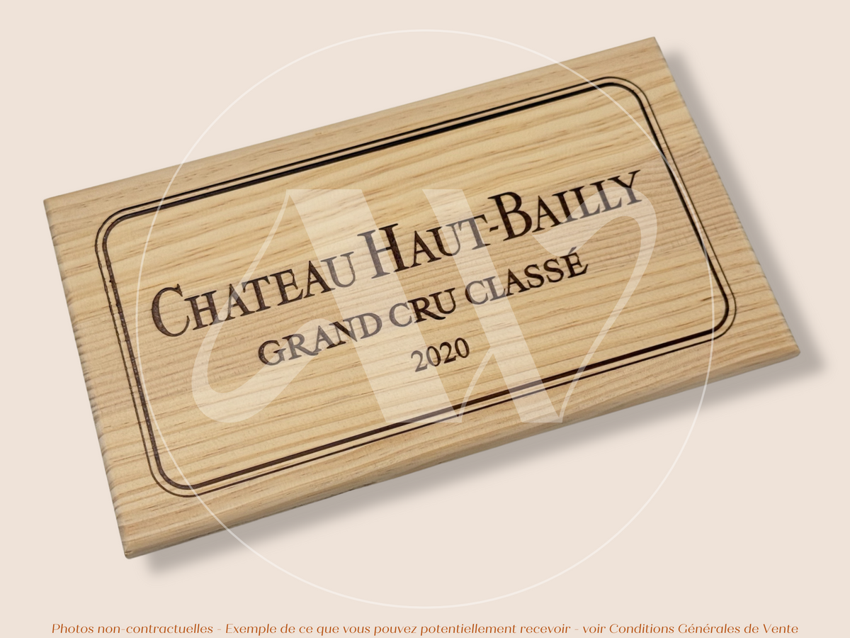 Estampe / Façade d'une caisse de vin en bois du Chateau Haut-Bailly - 2020 - Bordeaux | Format 6 ou 12 bouteilles = 30x17