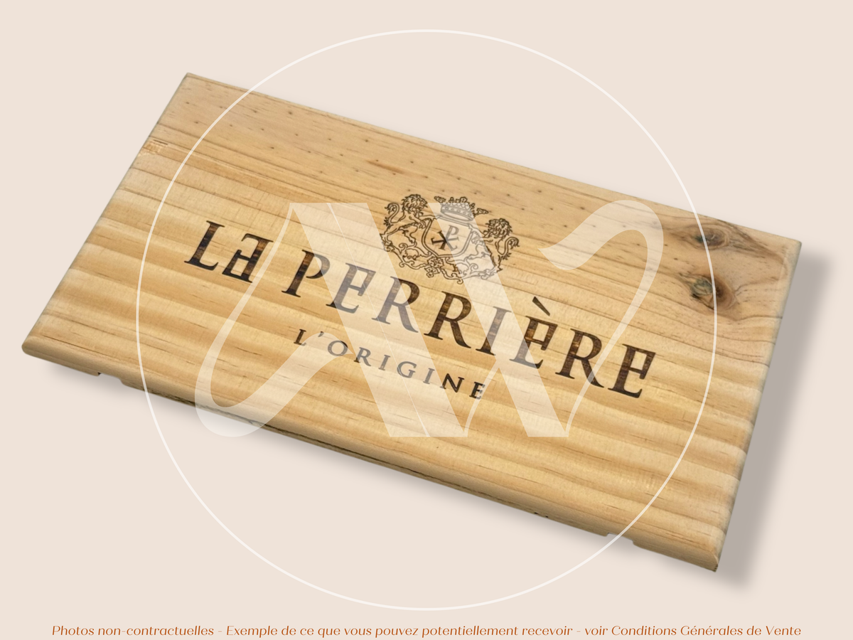 La Perrière — L'Origine — Vallée de la Loire — France — Sans millésime — 30 × 17 cm — Estampe caisse de vin en bois