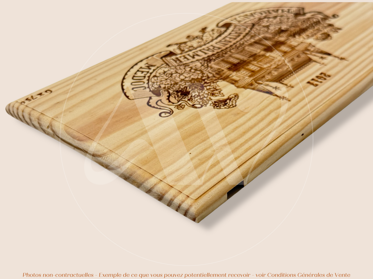 Estampe / Façade d'une caisse de vin en bois du Chateau Palmer - Millésime 2017 - Margaux - Bordeaux | Format 6 ou 12 bouteilles = 30x17 cm