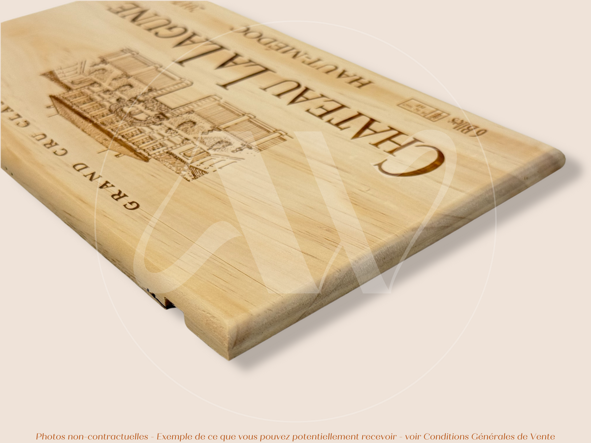 Estampe / Façade d'une caisse de vin en bois du Chateau La Lagune - Millésime 2017 - Haut Médoc - Bordeaux | Format 6 ou 12 bouteilles = 30x17