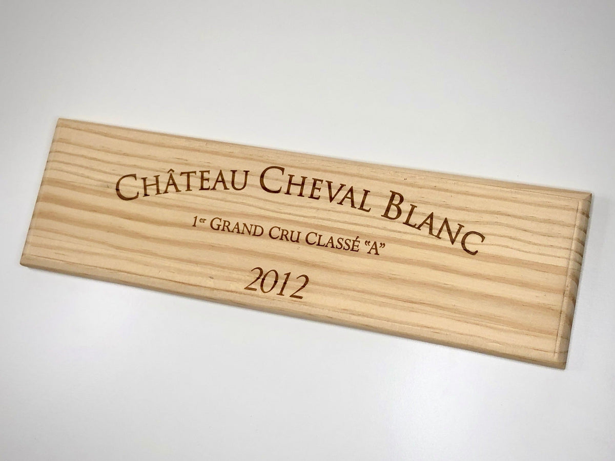 Estampe / Façade d'une caisse de vin en bois du Chateau Cheval Blanc - 2012 - Bordeaux | Format : 30x9 cm